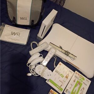 Nintendo Wii White Console Set with Accessories